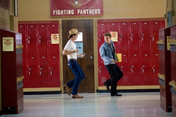 Footloose - (L to R): Miles Teller 'Willard' e Kenny Wormald 'Ren MacCormack' in una foto di scena - Photography by: K.C. Bailey
© 2010 Paramount Pictures. All Rights Reserved. - Footloose