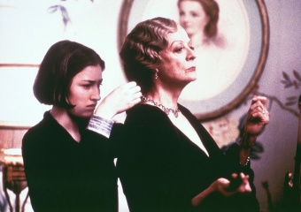 Gosford Park - (L to R): Kelly MacDonald 'Mary Maceachran' e Maggie Smith 'Constance Trentham' in una foto di scena - Gosford Park