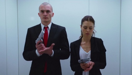 Hitman: Agent 47 - Rupert Friend 'Agente 47' con Hannah Ware 'Katia van Dees' in una foto di scena - Hitman: Agent 47