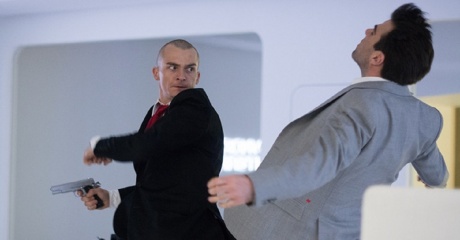 Hitman: Agent 47 - (L to R): Rupert Friend 'Agente 47' e Zachary Quinto 'John Smith' in una foto di scena - Hitman: Agent 47