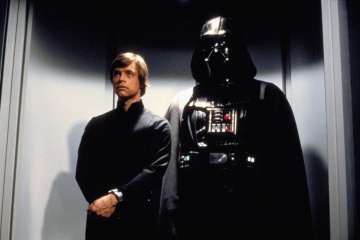 Star Wars: Episodio VI-Il ritorno dello Jedi - (L to R): Mark Hamill 'Luke Skywalker' e David Prowse 'Dart Fener' in una foto di scena - Star Wars: Episodio VI - Il ritorno dello Jedi