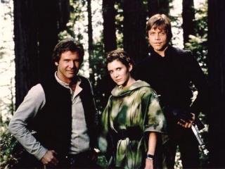 Star Wars: Episodio VI-Il ritorno dello Jedi - (L to R): Harrison Ford 'Ian Solo', Carrie Fisher 'Leila Organa' e Mark Hamill 'Luke Skywalker' in una foto promozionale - Star Wars: Episodio VI - Il ritorno dello Jedi