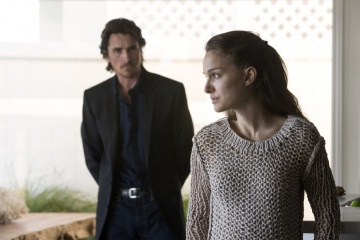 Knight of Cups - Natalie Portman 'Elizabeth' con Christian Bale 'Rick' in una foto di scena - Knight of Cups