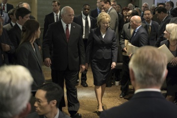 Vice-L'uomo nell'ombra - Christian Bale 'Dick Cheney' con Amy Adams 'Lynne Cheney' in una foto di scena - Vice - L'uomo nell'ombra