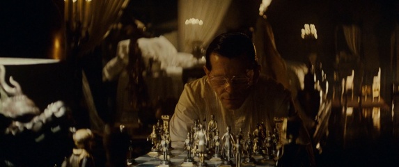 Blade Runner: The Final Cut - Joe Turkel 'Tyrell' in una foto di scena - Blade Runner: The Final Cut