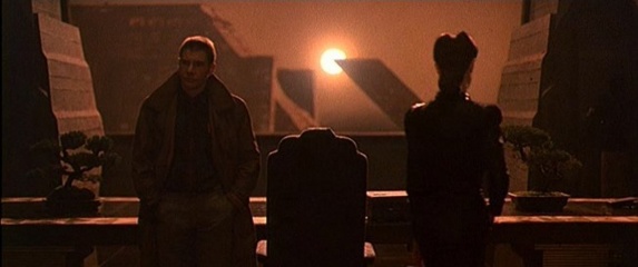 Blade Runner: The Final Cut - Harrison Ford 'Rick Deckard' con Sean Young 'Rachel' in una foto di scena - Blade Runner: The Final Cut