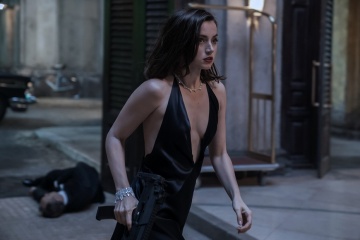 No Time To Die - Ana de Armas 'Paloma' in una foto di scena - Photo Credit: Nicola Dove.
© 2021 DANJAQ, LLC AND MGM. ALL RIGHTS RESERVED. - No Time To Die