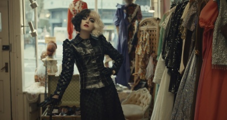 Crudelia - Emma Stone 'Crudelia de Vil' in una foto di scena - Crudelia