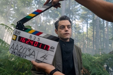 No Time To Die - Rami Malek 'Safin' sul set - Photo Credit: Nicola Dove.
© 2021 DANJAQ, LLC AND MGM. ALL RIGHTS RESERVED. - No Time To Die