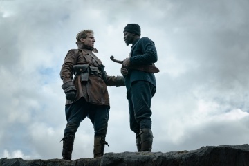 The King's Man-Le origini - (L to R): Ralph Fiennes 'Orlando Oxford' e Djimon Hounsou 'Shola' in una foto di scena - The King's Man - Le origini