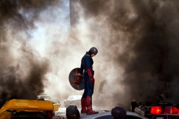 The Avengers - Chris Evans 'Steve Rogers/Captain America' in una foto di scena - Photo Credit: Zade Rosenthal.
Copyright: © 2011 MVLFFLLC. TM & © Marvel. All Rights Reserved. - Fury