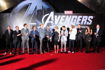 The Avengers - Foto di gruppo.
Red Carpet della Première di Los Angeles, California (USA) 11 Aprile 2012.
Copyright: © 2011 MVLFFLLC. TM & © Marvel. All Rights Reserved. - Fury