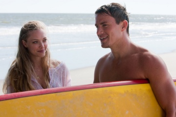 DEAR JOHN - Photo By Scott Garfield
Copyright© 2003-2004 Sony Pictures. All rights reserved. - Dear John