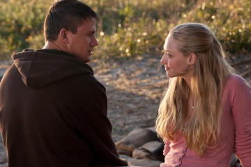 DEAR JOHN - Photo By Scott Garfield
Copyright© 2003-2004 Sony Pictures. All rights reserved. - Dear John