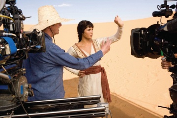 PRINCE OF PERSIA: THE SANDS OF TIME - (L-R) Mike Newell e Gemma Arterton - Foto: Andrew Cooper, SMPSP
© Disney Enterprises, Inc. and Jerry Bruckheimer, Inc. All rights reserved. - Prince of Persia-Le sabbie del Tempo