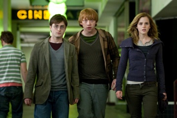 Film Name: HARRY POTTER AND THE DEATHLY HALLOWS PART 1 - Photo Credit: No Data.
Copyright: (C) 2010 WARNER BROS. ENTERTAINMENT INC. HARRY POTTER PUBLISHING RIGHTS (C) J.K.R. HARRY POTTER CHARACTERS, NAMES AND RELATED INDICIA ARE TRADEMARKS OF AND (C) WARNER BROS. ENT. ALL RIGHTS RESERVED. - Harry Potter e i doni della morte - Parte I