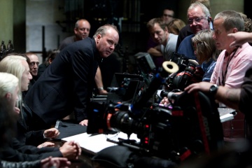 Film Name: HARRY POTTER AND THE DEATHLY HALLOWS PART 1 - Il regista David Yates sul set - Photo Credit: Jaap Buitendijk.
Copyright: (C) 2010 WARNER BROS. ENTERTAINMENT INC. HARRY POTTER PUBLISHING RIGHTS (C) J.K.R. HARRY POTTER CHARACTERS, NAMES AND RELATED INDICIA ARE TRADEMARKS OF AND (C) WARNER BROS. ENT. ALL RIGHTS RESERVED. - Harry Potter e i doni della morte - Parte I