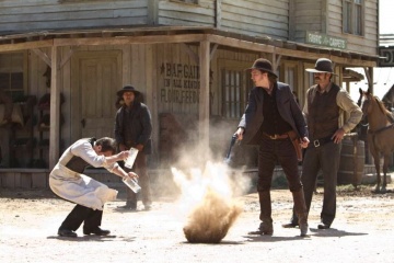 Cowboys & Aliens - Foto di scena - Photo By Zade Rosenthal.
Copyright: © 2011 Universal Studios. ALL RIGHTS RESERVED. - Cowboys and Aliens