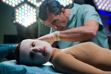 La pelle che abito - Elena Anaya 'Vera' con Antonio Banderas 'Robert Ledgard' in una scena del film - La pelle che abito