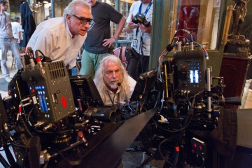 Hugo Cabret - (L to R): il regista e produttore Martin Scorsese col direttore della fotografia Robert Richardson sul set - Photo Credit: Jaap Buitendijk
© 2011 GK Films, LLC - Hugo Cabret
