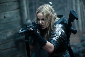 Sucker Punch - Abbie Cornish 'Sweet Pea' in una foto di scena - Photo Credit: Clay Enos.
Copyright: (C) 2011 WARNER BROS. ENTERTAINENT INC. AND LEGENDARY PICTURES - Sucker Punch