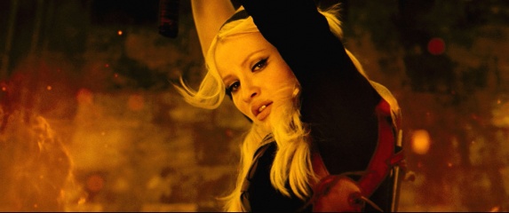 Sucker Punch - Emily Browning 'Babydoll' in una foto di scena.
Copyright: (C) 2011 WARNER BROS. ENTERTAINENT INC. AND LEGENDARY PICTURES - Sucker Punch
