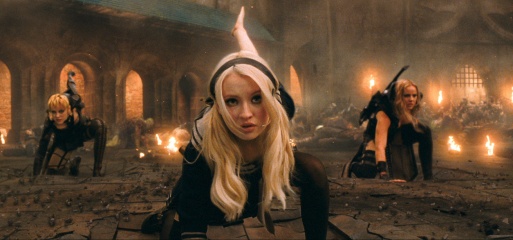 Sucker Punch - (L to R): Jena Malone 'Rocket', Emily Browning 'Babydoll' e Abbie Cornish 'Sweet Pea' in una foto di scena - Photo Credit: Courtesy of Warner Bros. Pictures.
Copyright: (C) 2011 WARNER BROS. ENTERTAINENT INC. AND LEGENDARY PICTURES - Sucker Punch