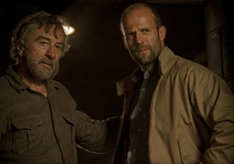 Killer Elite - (L to R): Robert De Niro 'Hunter' e Jason Statham 'Danny' in una foto di scena - Killer Elite