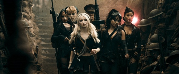Sucker Punch - (L to R): Abbie Cornish 'Sweet Pea', Jena Malone 'Rocket', Emily Browning 'Babydoll', Scott Glenn 'Wise Man', Vanessa Hudgens 'Blondie' e Jamie Chung 'Amber' in una foto di scena - Photo Credit: Courtesy of Warner Bros. Pictures.
Copyright: (C) 2011 WARNER BROS. ENTERTAINENT INC. AND LEGENDARY PICTURES - Sucker Punch