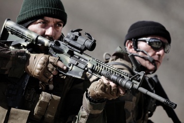 Special Forces-Liberate l'ostaggio - (L to R): Denis Menochet 'Lucas' e Alain Alivon 'Marius' in una foto di scena - Special Forces - Liberate l'ostaggio