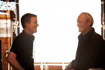 Di nuovo in gioco - (L to R): il regista Robert Lorenz con Clint Eastwood 'Gus' sul set - Photo Credit: Keith Bernstein.
Copyright: © 2012 WARNER BROS. ENTERTAINMENT, INC. - Di nuovo in gioco
