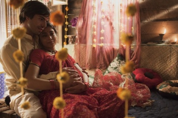 I figli della mezzanotte - Satya Bhabha 'Saleem Sinai' con Shriya Saran 'Parvati' in una foto di scena - I figli della mezzanotte