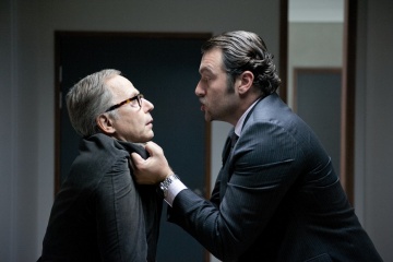 Nella casa - (L to R): Fabrice Luchini 'Germain' e Denis Menochet 'Rapha Artole padre' in una foto di scena - Nella casa