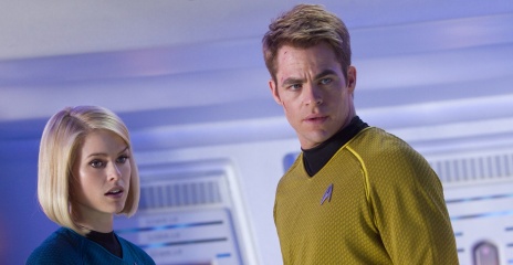 Into Darkness-Star Trek - Alice Eve 'Dr. Carol Marcus' con Chris Pine 'James T. Kirk' in una foto di scena - Photo: Zade Rosenthal
© 2013 Paramount Pictures. All Rights Reserved. - Into Darkness - Star Trek