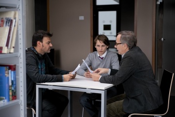 Nella casa - (L to R): il regista François Ozon, Ernst Umhauer 'Claude Garcia' e Fabrice Luchini 'Germain' sul set - Nella casa