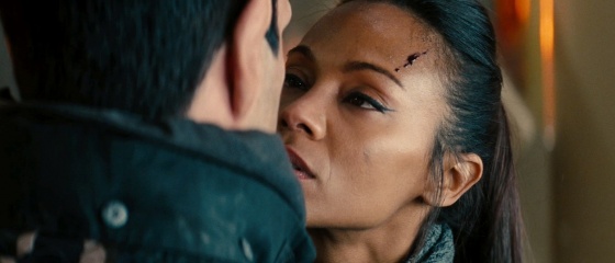 Into Darkness-Star Trek - Zoe Saldana 'Nyota Uhura' con Zachary Quinto 'Spock' in una foto di scena - Photo: Courtesy of Paramount Pictures/Industrial Light & Magic
© 2013 Paramount Pictures. All Rights Reserved. - Into Darkness - Star Trek