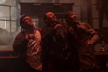 La fine del mondo - (L to R): Nick Frost 'Andy Knight', Simon Pegg 'Gary King' e Paddy Considine 'Steven' in una foto di scena - La fine del mondo