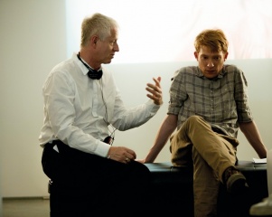 Questione di tempo - (L to R): il regista Richard Curtis con Domhnall Gleeson 'Tim' sul set - Questione di tempo