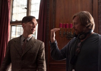 The Imitation Game - (L to R): Benedict Cumberbatch 'Alan Turing' col regista Morten Tyldum sul set - The Imitation Game