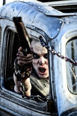 Mad Max: Fury Road - Nicholas Hoult 'Nux' in una foto di scena - Photo Credit: Jasin Boland.
Copyright: © 2015 WV FILMS IV LLC AND RATPAC-DUNE ENTERTAINMENT LLC - U.S., CANADA, BAHAMAS & BERMUDA © 2015 VILLAGE ROADSHOW FILMS (BVI) LIMITED - ALL OTHER TERRITORIES - Mad Max: Fury Road
