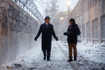 Il ponte delle spie - (L to R): Tom Hanks 'James Donovan' col regista Steven Spielberg sul set - Il ponte delle spie