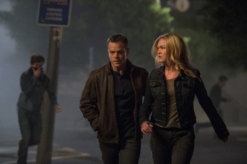 Jason Bourne - Matt Damon 'Jason Bourne' con Julia Stiles 'Nicky Parsons' in una foto di scena - Jason Bourne