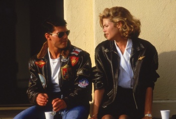 Top Gun - Tom Cruise 'Maverick' con Kelly McGillis 'Charlie' in una foto di scena - Top Gun