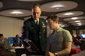 Snowden - Joseph Gordon-Levitt 'Edward Snowden' (a destra) in una foto di scena - Snowden