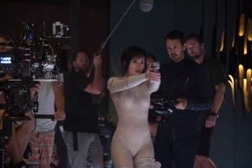 Ghost in the Shell - Scarlett Johansson 'Maggiore' col regista Rupert Sanders sul set - Ghost in the Shell