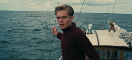 Dunkirk - Tom Glynn-Carney 'Peter' in una foto di scena - Photo Credit: Courtesy of Warner Bros. Pictures.
Copyright: © 2017 WARNER BROS. ENTERTAINMENT INC. ALL RIGHTS RESERVED. - Dunkirk