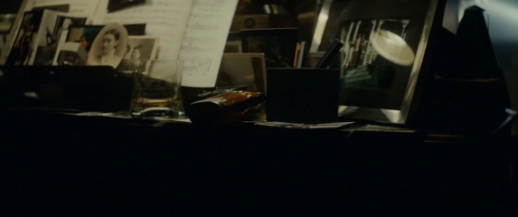 Blade Runner: The Final Cut - Le 'Foto ricordo sul pianoforte di Rick Deckard' in una foto di scena - Blade Runner: The Final Cut