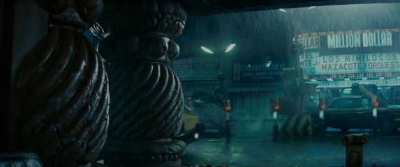 Blade Runner: The Final Cut - L'Ingresso dell'edificio dove abita Sebastian' in una foto di scena - Blade Runner: The Final Cut