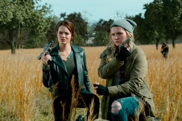 Zombieland-Doppio colpo - (L to R): Emma Stone 'Wichita' e Abigail Breslin 'Little Rock' in una foto di scena - Zombieland - Doppio colpo