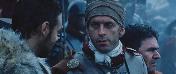 Il gladiatore - (L to R): Russell Crowe 'Massimo Decimo Meridio' e Tomas Arana 'Quinto' in una foto di scena - Il gladiatore